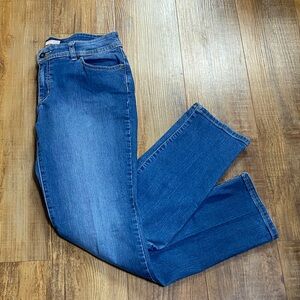 Chico’s Classic straight leg Women's blue Jeans size Chico’s 0 short